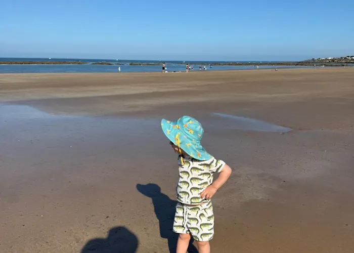 Maison Familiale La Paree بيت للعطل